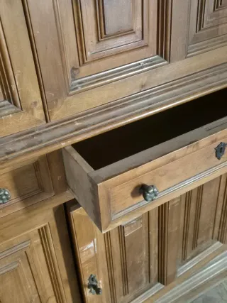 Armario aparador madera antiguo