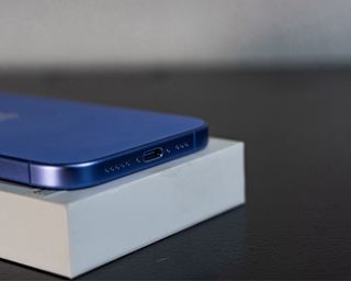 iPhone 16 128GB Azul