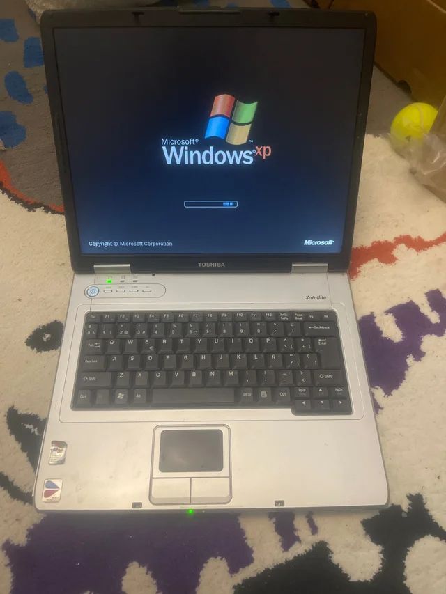 Portátil Toshiba Satellite afbeelding 2