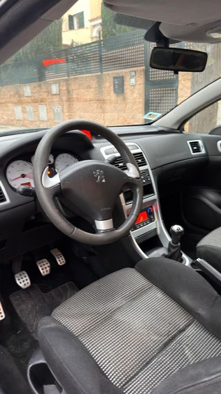 Peugeot 307 1.6 D-Sign