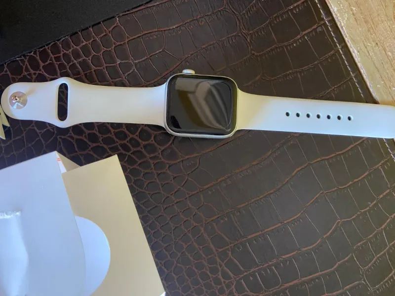 Apple Watch Blanco y Plateado afbeelding 3