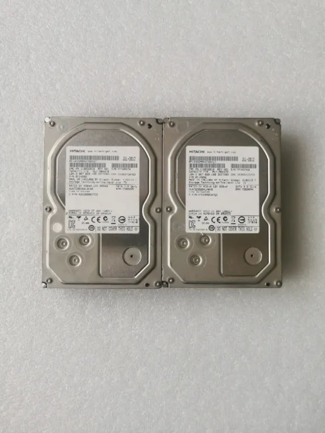 2 x  2Tb Discos duro Hitachi 3.5''