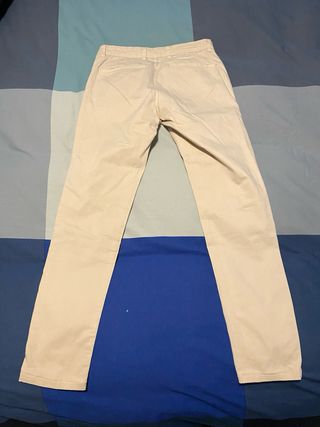 Pantalón chino beige