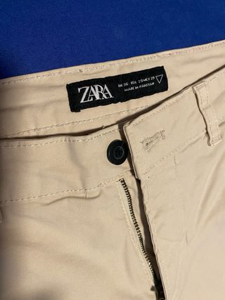 Pantalón chino beige