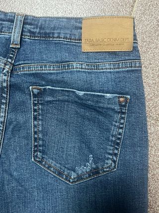 Vaqueros pitillo azules desgastados