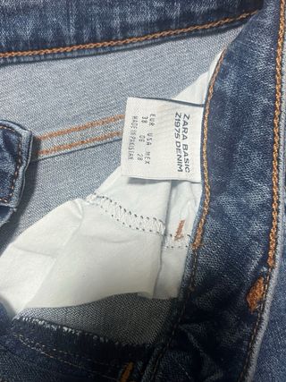 Vaqueros pitillo azules desgastados