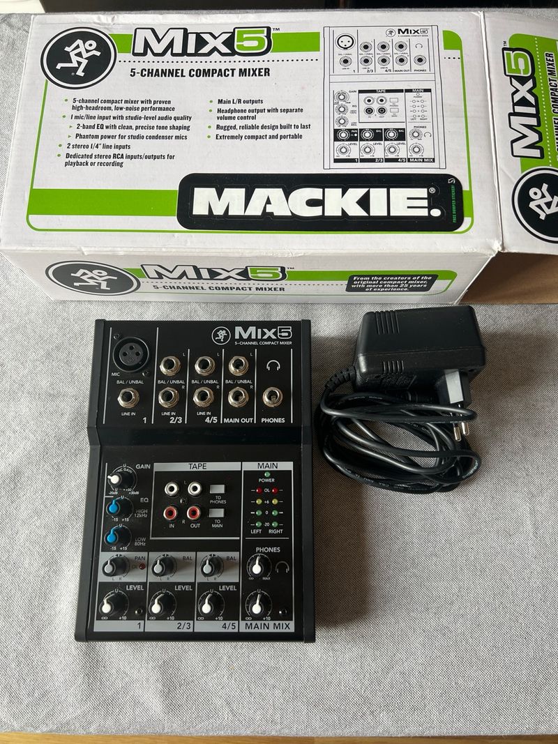 Mezclador Mackie Mix5 Compacto 5 Canales