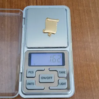 Colgante Oro 18k Pergamino