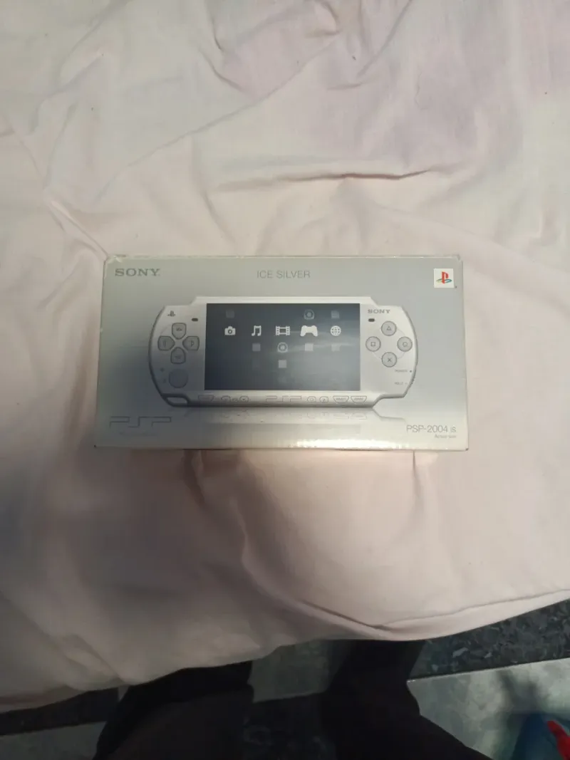 Sony PSP-2004 Ice Silver