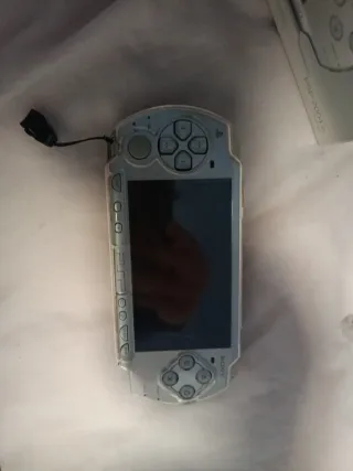 Sony PSP-2004 Ice Silver ( leer anuncio)