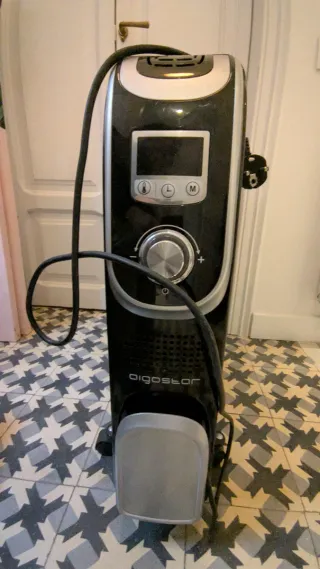 Radiador Aigostar Negro y Plateado