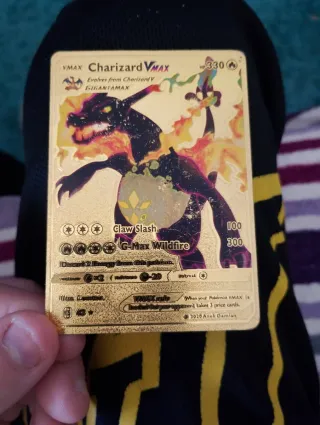 Carta Pokémon Charizard VMAX Oro