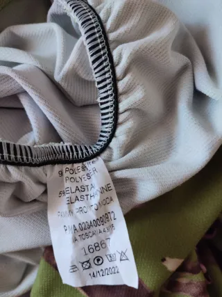 Vestido mini ajustado estampado verde y morado