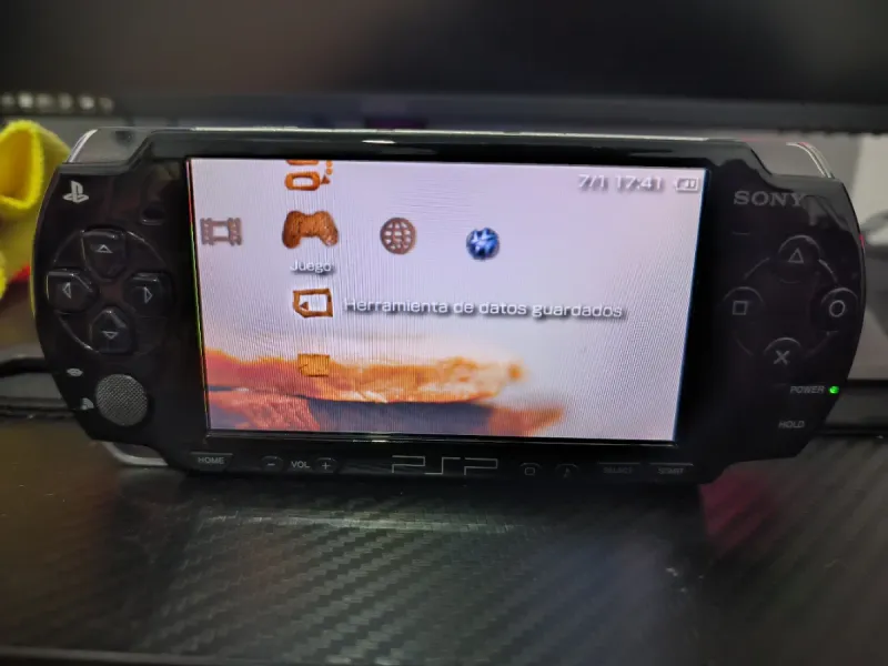PSP 2004 Negra + Cargador + 32GB afbeelding 2