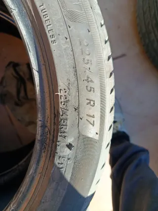 Neumático Michelin 225/45 R17