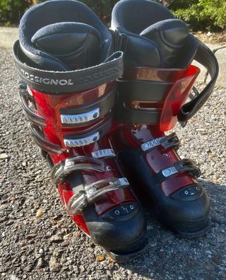Stivali da sci Rossignol e sci Atomic