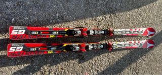 Stivali da sci Rossignol e sci Atomic