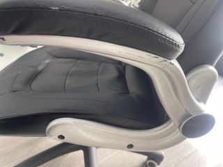 Silla de oficina ergonómica negra