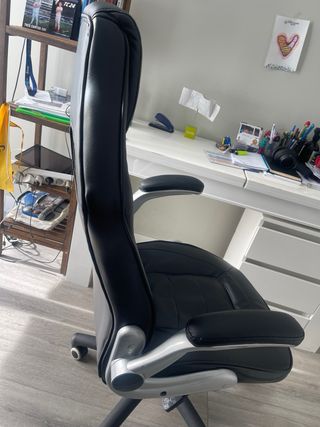 Silla de oficina ergonómica negra