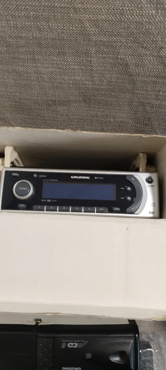 Grundig SCD 5490 RDS Radio CD afbeelding 2
