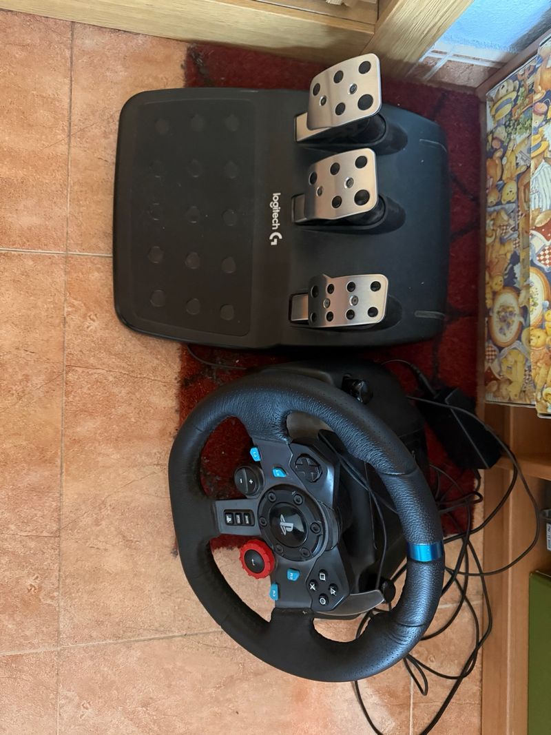 Volante Logitech G29 con Pedales