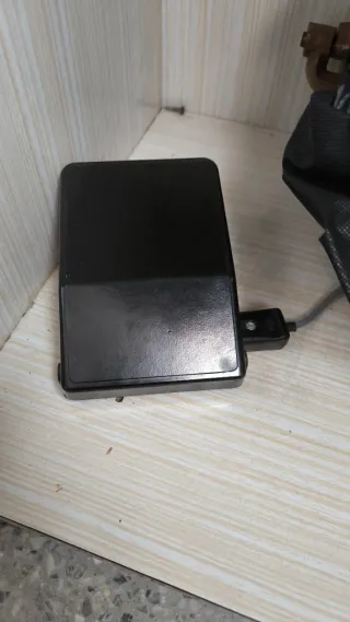 Mueble auxiliar con tapa decorada