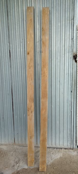 Tablas de madera 2 metros  Precio es de 20€ las 2