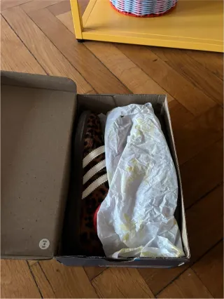 Adidas Samba OG Leopardo Rojo Talla 36