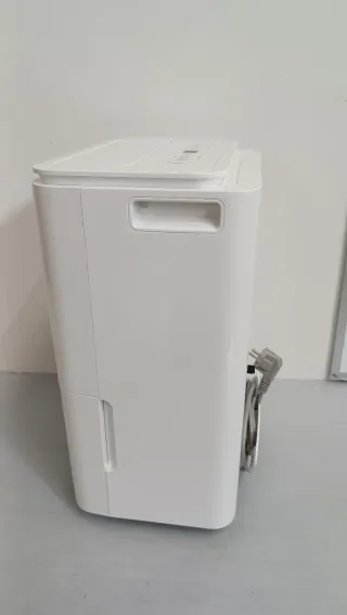 Deshumidificador Comfee 50L W14Y7551