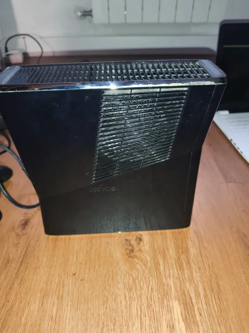 Xbox 360 Slim Negra afbeelding 2