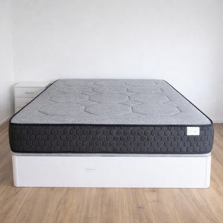 Canapés y colchones en liquidación