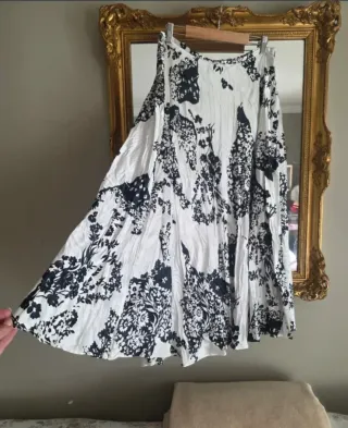 Brunella Midi Satinada T.40/42 Nueva