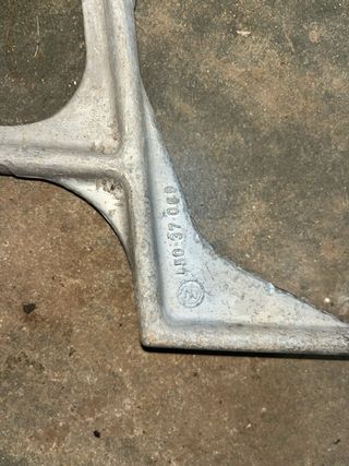 Descanso Central Jawa Cz