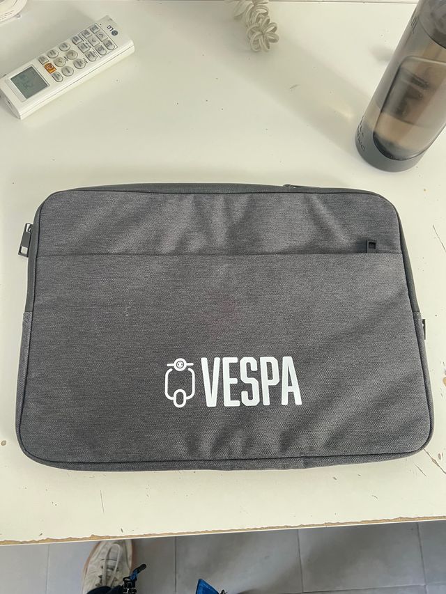 Funda portátil Vespa gris