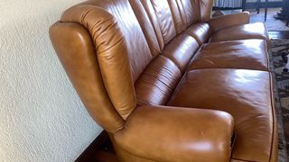 Sofá trisillo y butaca de piel
