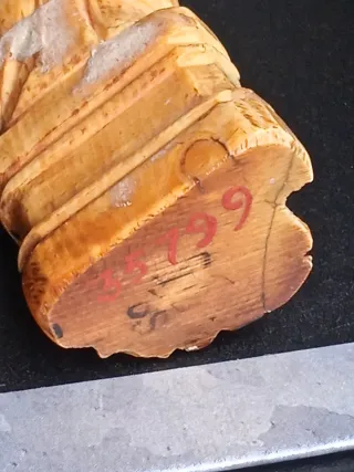 Virgen con Niño Siglo XIV-XV Miniatura 5,5 cm.