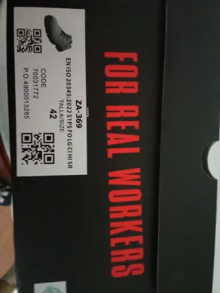 Zapatos de seguridad grises y verde oliva