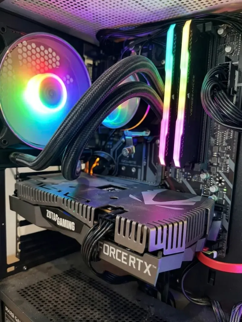 Ordenador pc gaming afbeelding 2