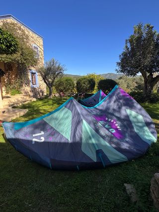 Cometa Kitesurf Duotone Evo SLS 12m