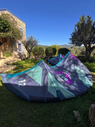 Cometa Kitesurf Duotone Evo SLS 12m