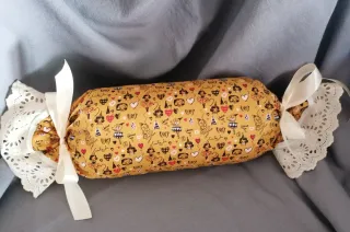 Cojín bombón hecho a mano nuevo