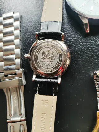 Lote 2 Relojes Festina y Lotus.