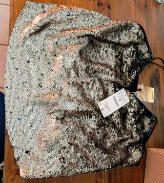 Top lentejuelas Stradivarius negro y dorado