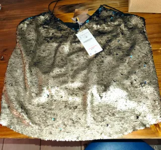 Top lentejuelas Stradivarius negro y dorado