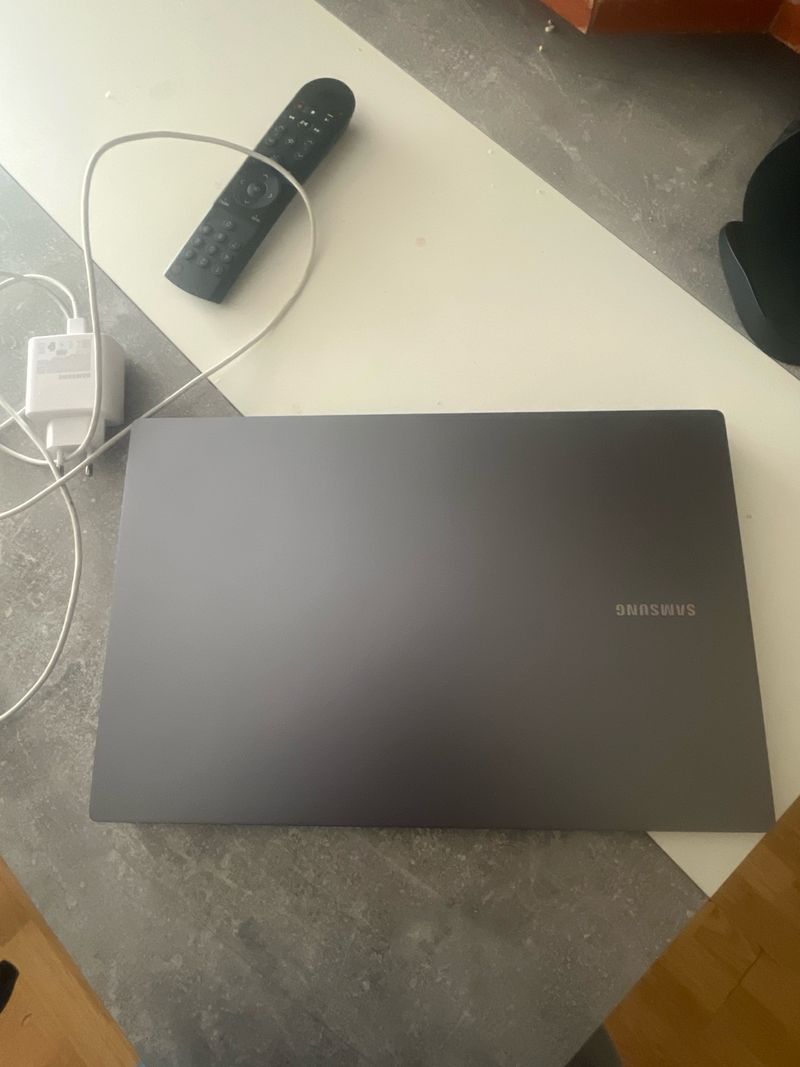UrgePortátil Samsung Galaxy Book 4 15.6 Negociable afbeelding 3