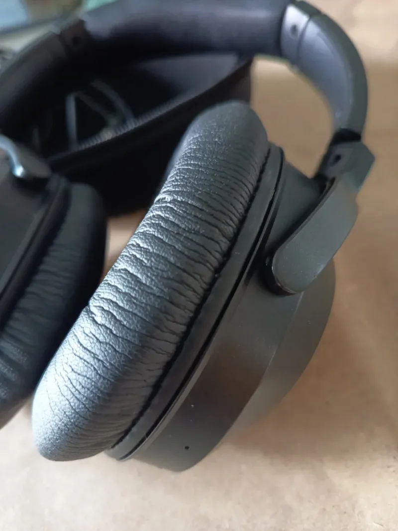 Auriculares negros con funda afbeelding 6