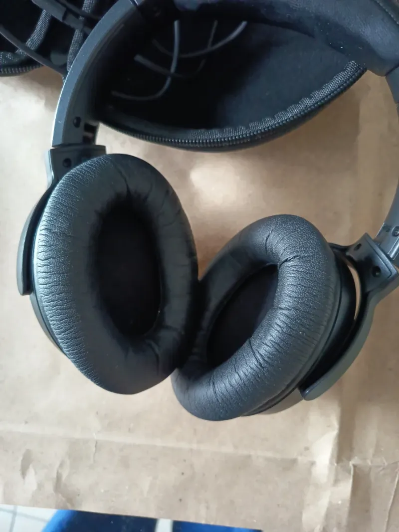 Auriculares negros con funda afbeelding 7