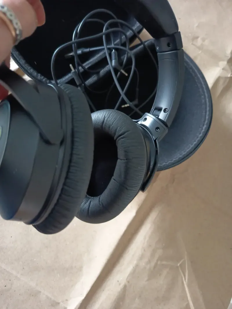 Auriculares negros con funda afbeelding 9