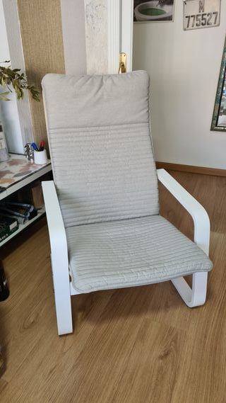 Sillón Ikea beige y blanco