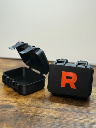 Caja almacenamiento cartas Pokémon Team Rocket